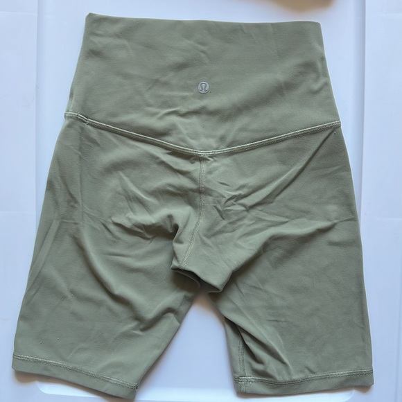 LULULEMON SHORT - Picture 2 of 4